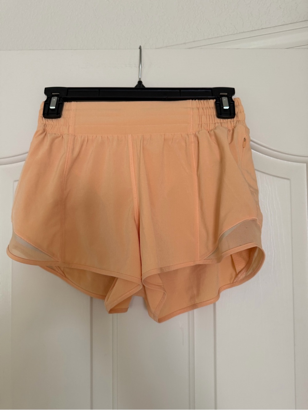 lululemon athletica Hotty Hot Shorts 2.5” Inseam
Summer Glow